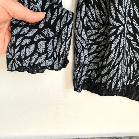 Revolve Indah Leaf Print Open Back Oversized Slouchy Top Women’s S/M Blue - Picture 9 of 14